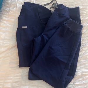 FIGS XS one pocket top and jogger set- navy
